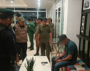 Diduga Orang Dekat Pimpinan DPRA Diciduk Satpol PP/WH di Hotel Banda Aceh