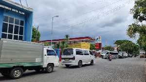 Sopir Angkutan Keluhkan Solar Sulit Didapat di Aceh