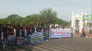Aksi May Day, Buruh Aceh Tuntut UMP Naik dan Outsourcing Dihapus