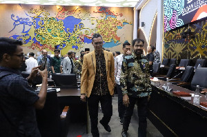 Mualem Saksikan Langsung RDP DPR-RI Bahas Revisi UUPA