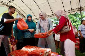 Pasar Murah Pemerintah Aceh Disambut Antusias Masyarakat Aceh Besar