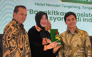Wali Kota Illiza dan Plt Direktur RSUD Meuraxa Terima MUKISI Award 2026