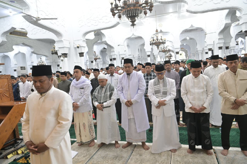 Wagub Aceh Salat Idul Adha di Masjid Raya Baiturrahman