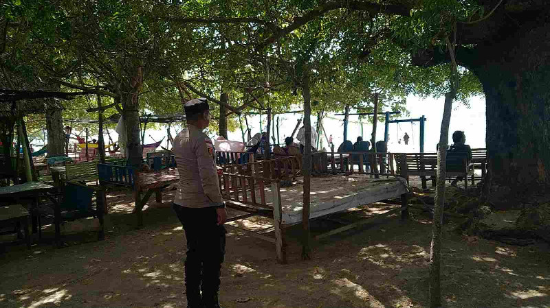Berlibur ke Pantai, Warga Diingatkan Waspadai Ombak dan Arus Laut