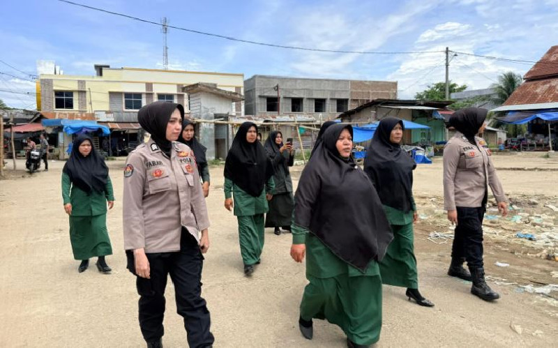 Patroli Gabungan Polwan dan WH Awasi Kepatuhan Syariat Islam di Aceh Utara