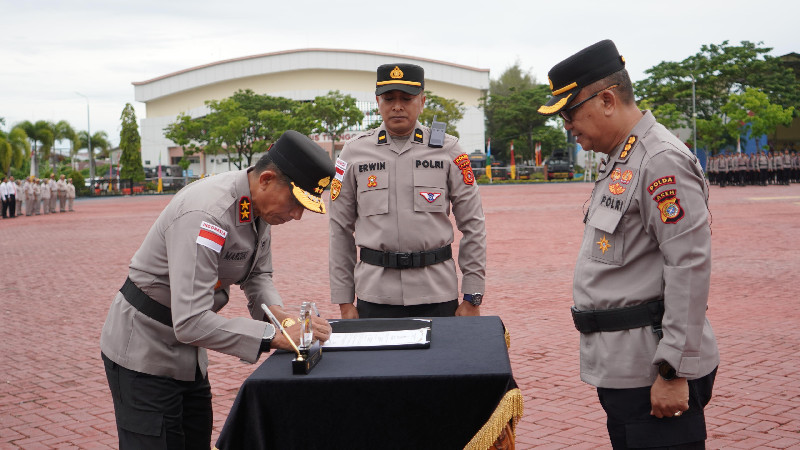 Karorena Polda Aceh Resmi Serahkan Jabatan, Kapolda Beri Pesan Menjelang Purna Tugas