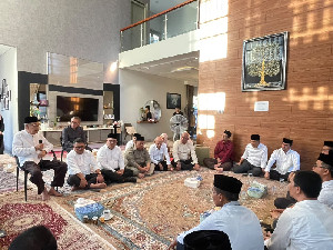Sekda Aceh Bersama Pimpinan SKPA Takziah ke Rumah Duka Almarhum dr Zaini Abdullah
