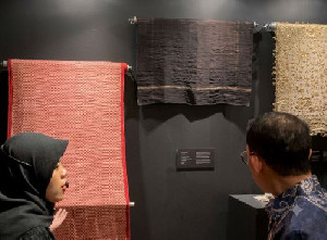 Ija Tangkulok Ditampilkan pada Pameran Wastra di Jogja