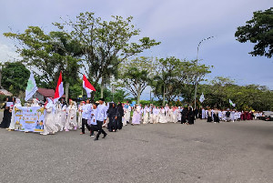 Ribuan Santri, Pelajar, dan Masyarakat Ramaikan Pawai 1 Muharram di Nagan Raya