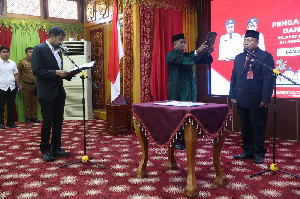 Gubernur Aceh Lantik Dr Misran Fuadi sebagai Kepala Dinas Syariat Islam Aceh
