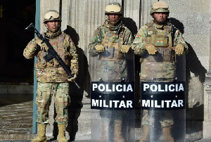 Presiden Bolivia Tetapkan Darurat Nasional, Militer Dikerahkan Buka Blokade Jalan