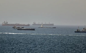 Kapal Tanker Minyak Iran Tembus Blokade AS di Selat Hormuz