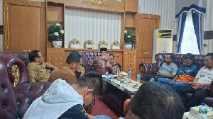 Silaturahmi dengan Wartawan, Bupati TRK Jelaskan Investasi Rp200 Triliun untuk Kemajuan Daerah
