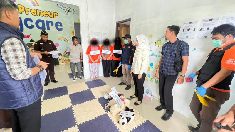 Polisi Gelar Rekonstruksi Penganiayaan Batita di Daycare Lamgugob, Ada 62 Adegan