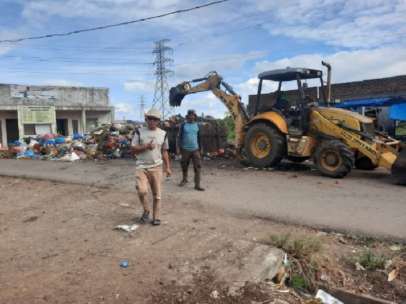 Ratusan Ton Sampah Pascaiduladha Diangkut, Pasar Lambaro Kembali Bersih