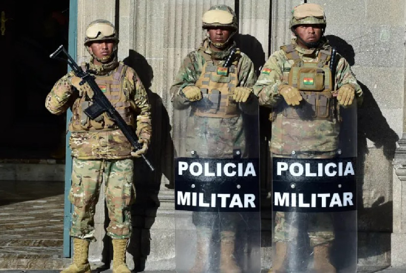 Presiden Bolivia Tetapkan Darurat Nasional, Militer Dikerahkan Buka Blokade Jalan