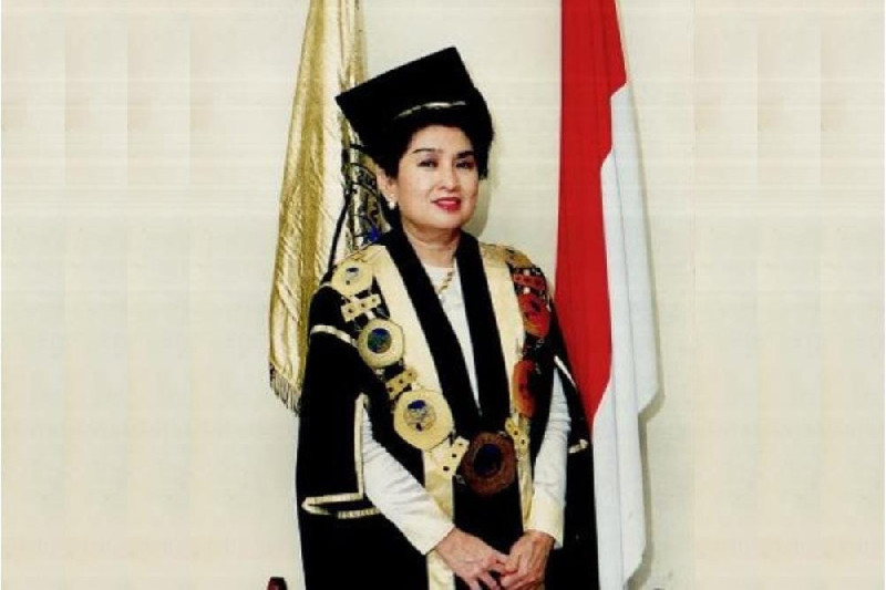 Mengenang Prof. Dr. Kemala Motik Abdul Gafur: Perempuan Visioner yang Menanam Pohon Pendidikan