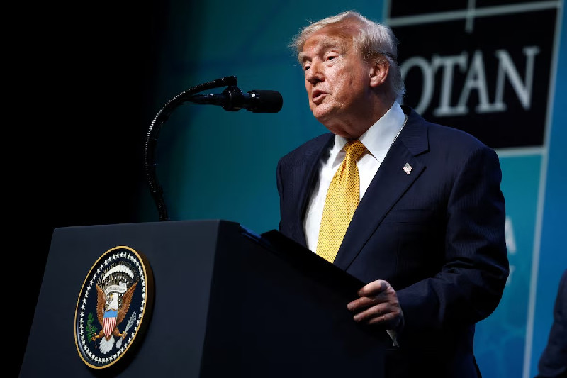 Trump Umumkan Tarif 20 Persen untuk Kargo di Selat Hormuz, Picu Kecaman Internasional