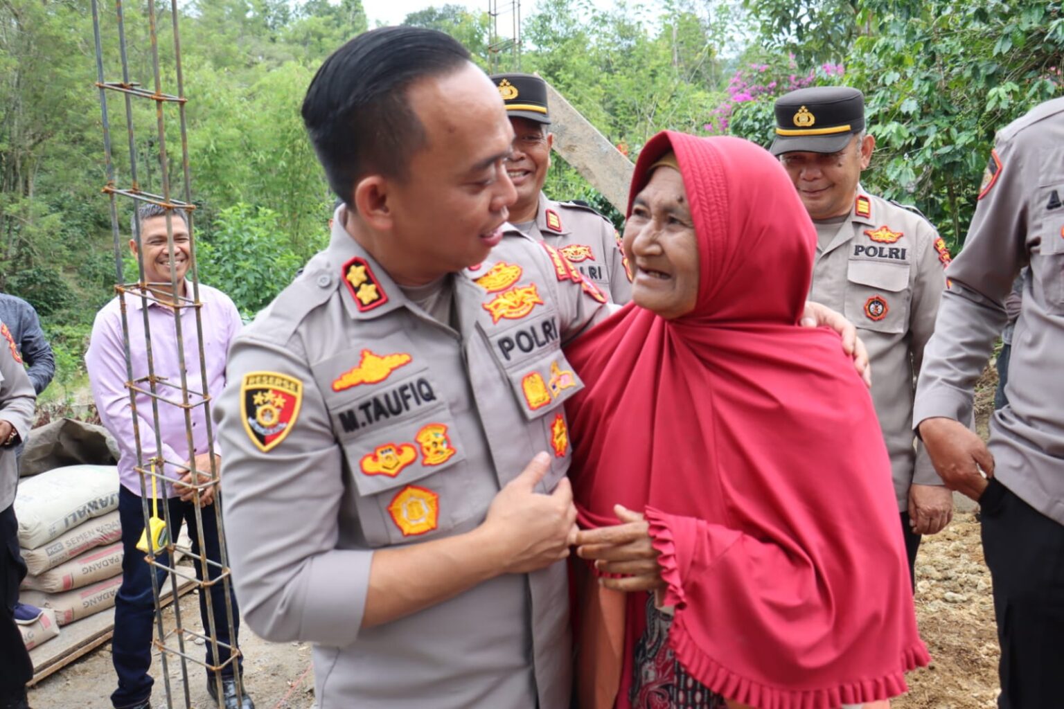 Polisi Dicintai Karena Bertugas Menggunakan Hati