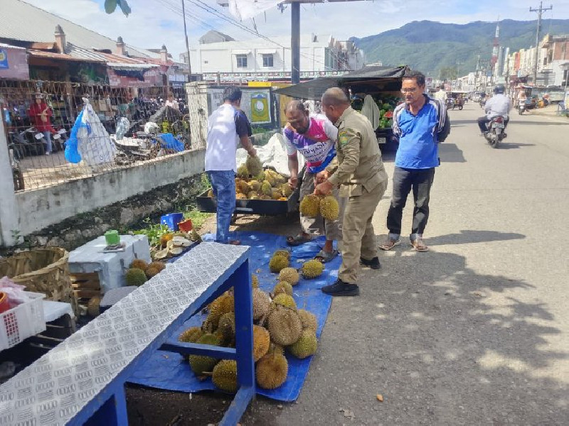 Satpol PP Aceh Besar Tegakkan Aturan, PKL di Pasar Ketapang Kembali Ditertibkan
