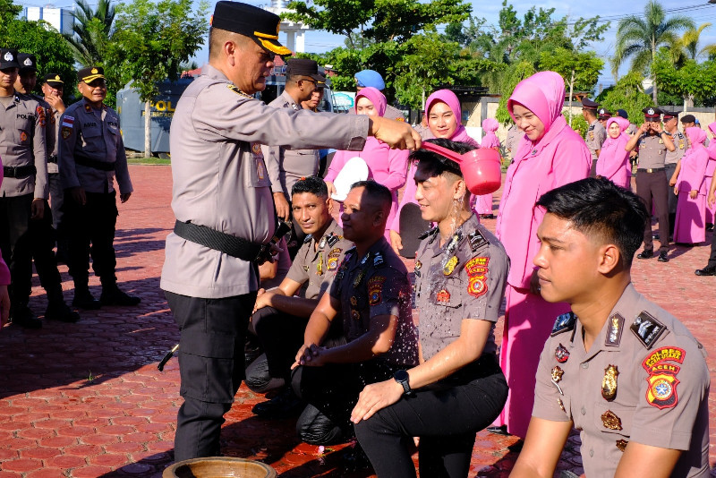 48 Personel Polres Aceh Utara dan Brimob Naik Pangkat