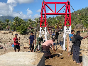TNI Bangun Jembatan Gantung di Kampung Reje Payung Aceh Tengah