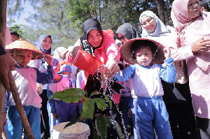 Hari Anak Nasional di Banda Aceh, Illiza Ajak Ratusan Anak PAUD Belajar dari Alam