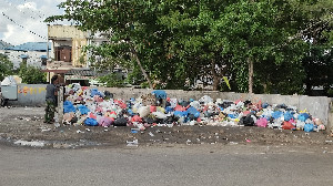 Lokasi TPS Rukoh Dinilai Tak Layak, Bau Sampah Semakin Ganggu Aktivitas Masyarakat