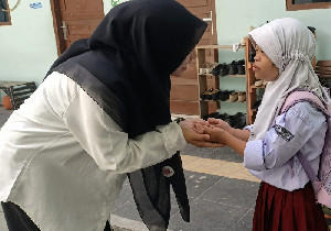 Kisah Pahlawan di Balik Anak-Anak Istimewa