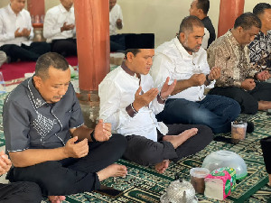 Wagub Aceh Takziah ke Rumah Duka Ibunda Pimred Serambi Indonesia