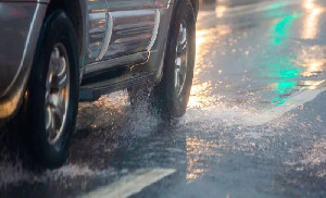 Apa Itu Aquaplaning? Kenali Penyebab, Batas Kecepatan Aman dan Cara Menghindarinya