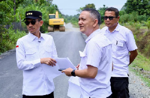 Bupati Aceh Barat Tinjau Proyek Jalan dan Jembatan, Tetapkan Prioritas Pembangunan 2027