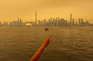 Kualitas Udara Toronto Masuk Level Berbahaya, Asap Kebakaran Hutan Capai Amerika Serikat