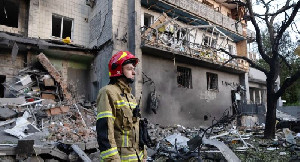Rusia Hujani Kyiv dengan Rudal Balistik, Ukraina Balas Serangan Drone Paling Mematikan