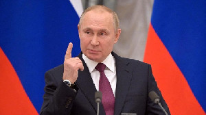 Putin Tolak Gencatan Senjata Meski Rusia Dilanda Krisis BBM