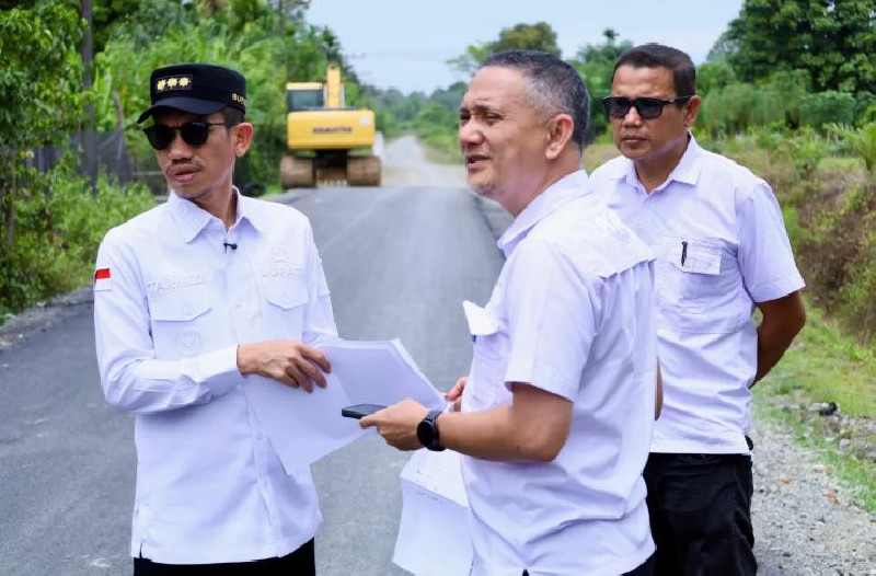 Bupati Aceh Barat Tinjau Proyek Jalan dan Jembatan, Tetapkan Prioritas Pembangunan 2027