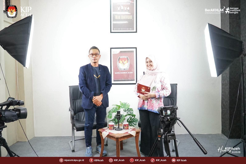 Ketua KIP Aceh Dorong Literasi Demokrasi Lewat Podcast PeuCedah KIP Banda Aceh