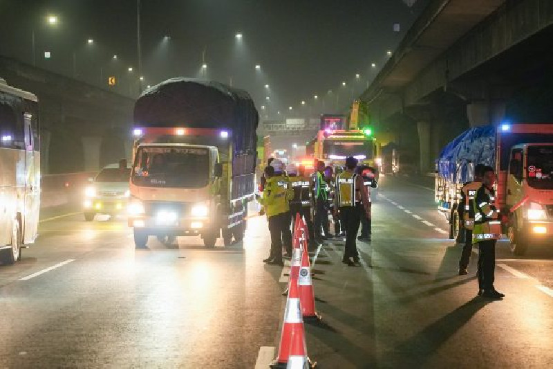 Jalan Cepat Rusak hingga Berlubang, Kendaraan ODOL Ancam Keselamatan Pengguna Jalan