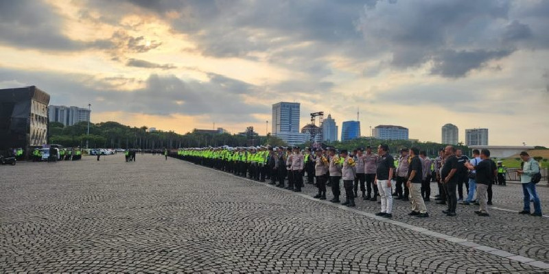 4.132 Personel Gabungan Amankan Aksi Mahasiswa di Monas Hari Ini