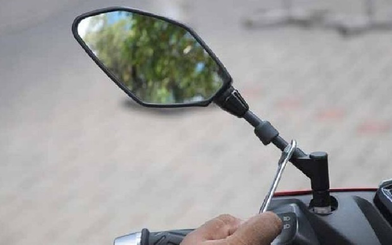 Jangan Copot Spion Motor! Ada Aturan dan Ancaman Denda Rp250 Ribu