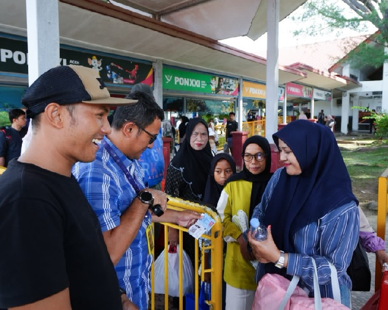 Akhir Libur Sekolah, Kendaraan dan Penumpang Padati Pelabuhan Ulee Lheue
