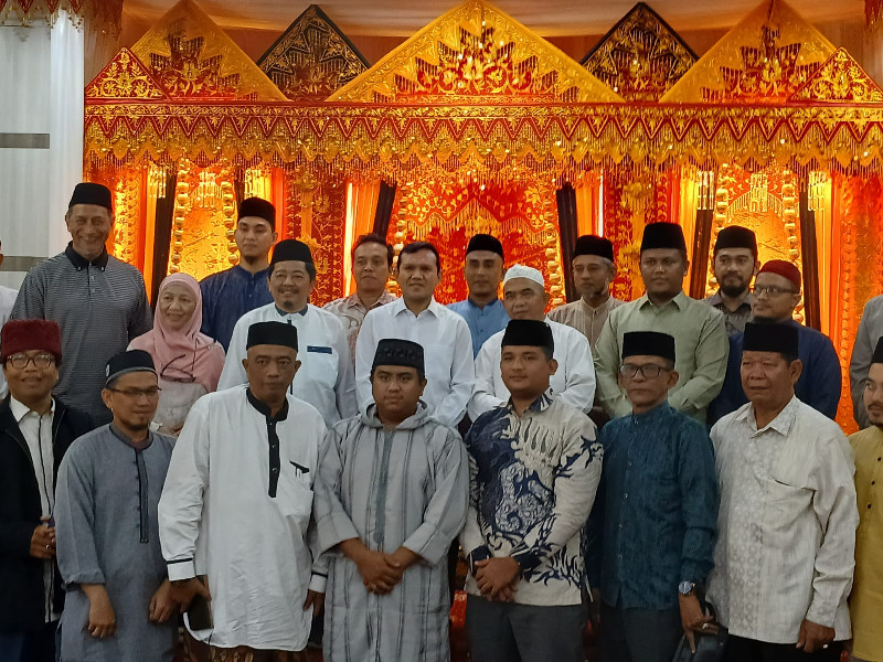 &lrm;Silaturahmi Bersama Imam Masjid Raya Baiturrahman, Wagub Aceh Perkuat Sinergi dengan Ulama