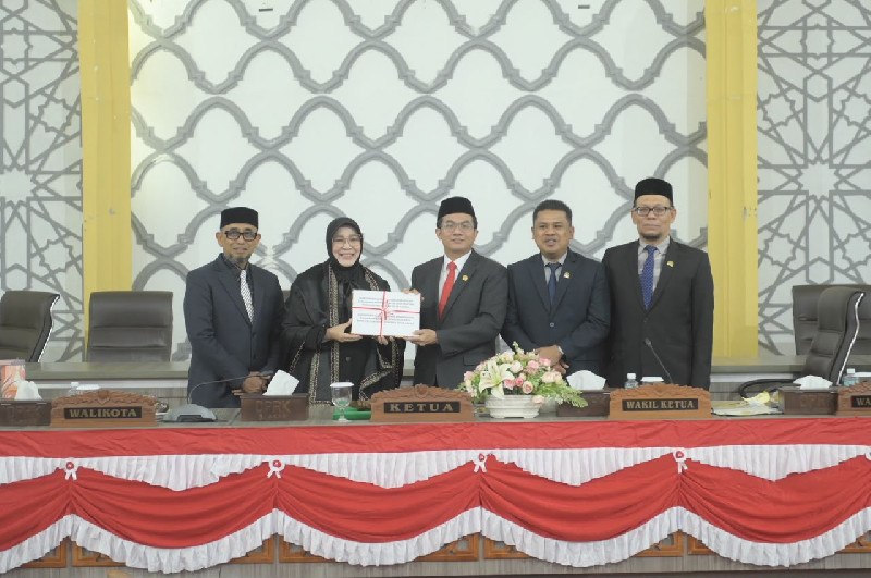 DPRK Banda Aceh dan Pemko Sepakat Menata Taman Sari dan Putroe Phang, Untuk Ruang Keluarga