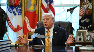 Trump Batalkan Serangan Baru ke Iran, MBS Dorong Jalan Diplomasi