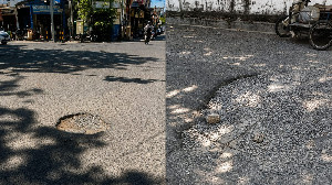 Jalan Rusak dan Berlubang di Depan Gudang DLHK3 Banda Aceh Ancam Keselamatan Warga