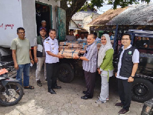 DKP Aceh Salurkan 3,7 Ton Ikan Beku untuk Cegah Stunting di Lamlhom