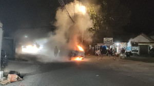 Mobil Fortuner Terbakar Saat Macet di Lamlagang Banda Aceh