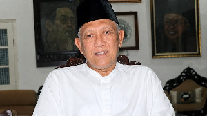 Gus Kikin, Pelaut yang Pulang Menjaga Tebuireng dan Kini di Pintu PBNU