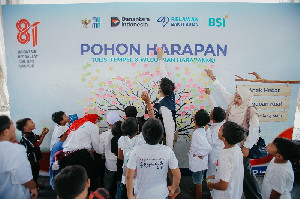Semangat Kemerdekaan, BSI Ajak Anak-anak Huntara Aceh Tamiang untuk Berani Bermimpi