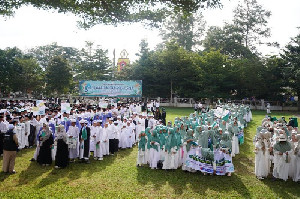 2.500 Santri dari 9 Dayah di Aceh Tengah Ikuti Pawai Maulid Nabi